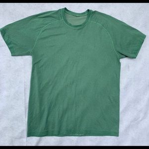 Lululemon Men’s XL Shirt